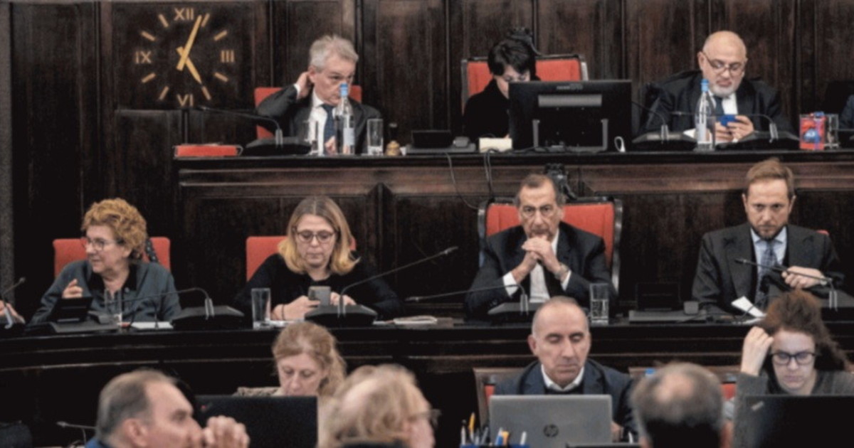 giunta sala la vergogna in aula sulla donna sfregiata in metro dall algerino da Liberoquotidiano.it giunta sala la vergogna in aula sulla donna sfregiata in metro dall algerino