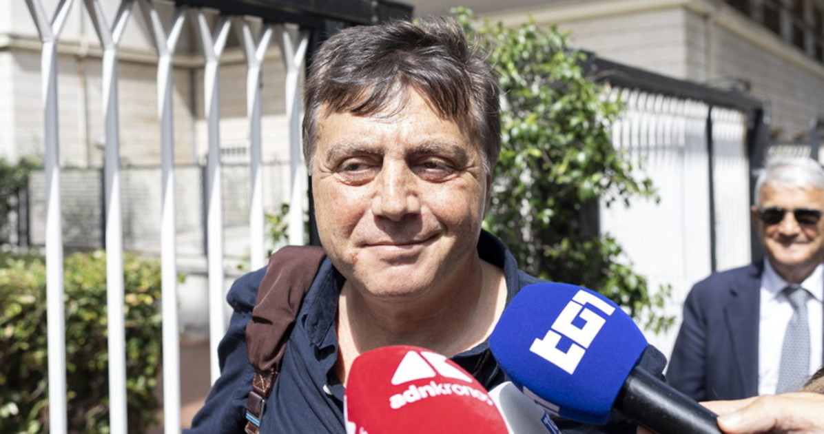 valter lavitola sempre la prima serata messaggi in codice in tv160 da Liberoquotidiano.it valter lavitola sempre la prima serata messaggi in codice in tv160