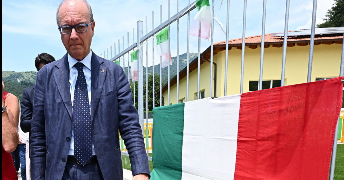 valditara studenti puniti per italia agli italiani frase condivisibile prof rossi nel mirino da Liberoquotidiano.it valditara studenti puniti per italia agli italiani frase condivisibile prof rossi nel mirino