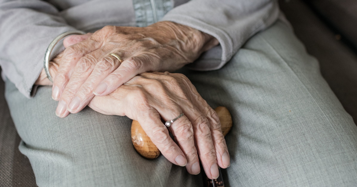 chieri trascina nel fosso la pensionata e la stupra orrore dell africano da Liberoquotidiano.it chieri trascina nel fosso la pensionata e la stupra orrore dell africano