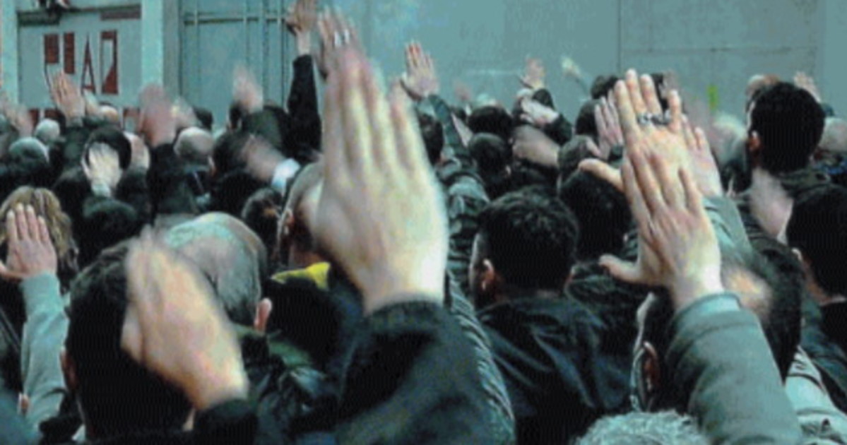 vietato lavorare se hai fatto saluti romani da Liberoquotidiano.it vietato lavorare se hai fatto saluti romani