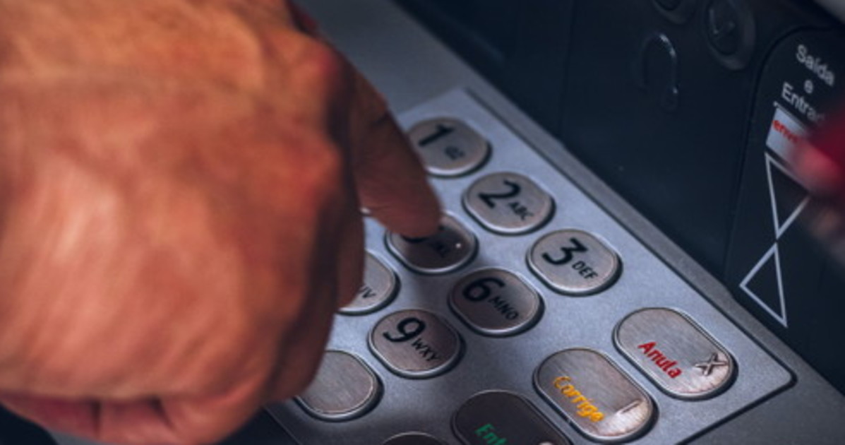bancomat lo usi per prelevare ecco quando rischi una denuncia da Liberoquotidiano.it bancomat lo usi per prelevare ecco quando rischi una denuncia