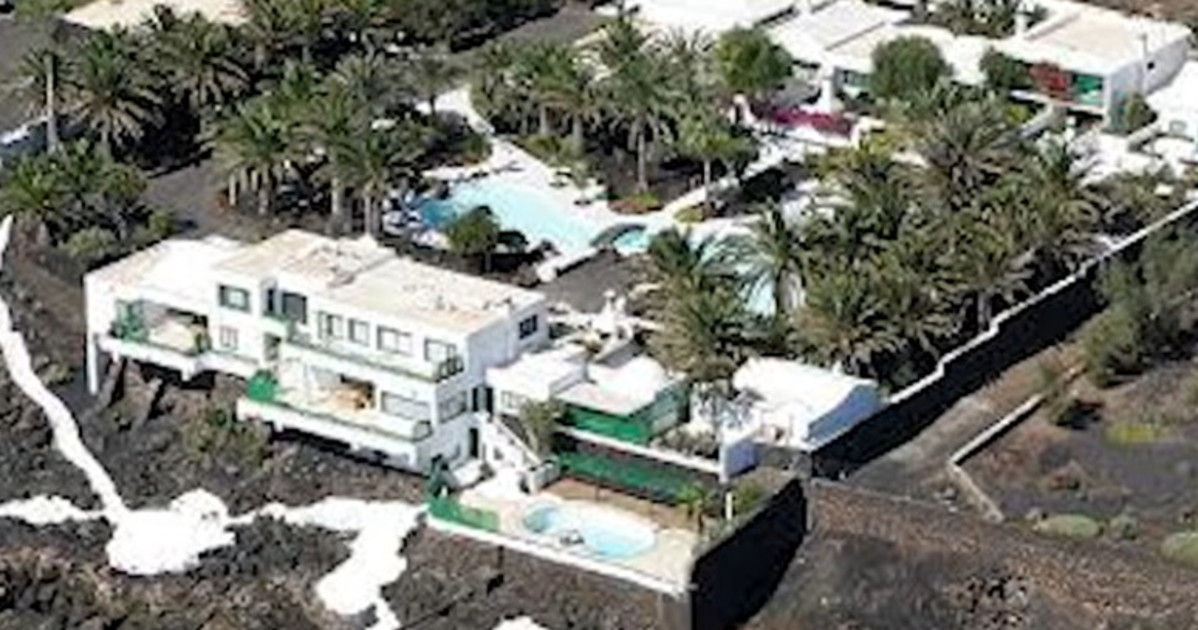 pedro sanchez la casetta in cui trascorre le vacanze 12 camere suite piscine e campo da tennis da Liberoquotidiano.it pedro sanchez la casetta in cui trascorre le vacanze 12 camere suite piscine e campo da tennis