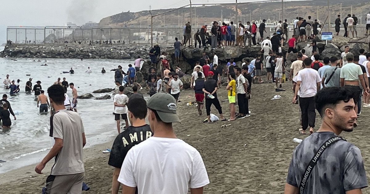 ceuta uomini dei servizi marocchini dietro l invasione la mano di rabat da Liberoquotidiano.it ceuta uomini dei servizi marocchini dietro l invasione la mano di rabat