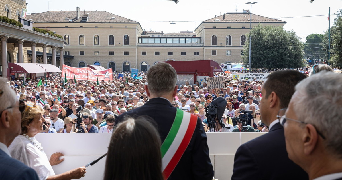 bologna pagliacciata sinistra sulla strage gli 85 morti si rivoltano nella tomba da Liberoquotidiano.it bologna pagliacciata sinistra sulla strage gli 85 morti si rivoltano nella tomba
