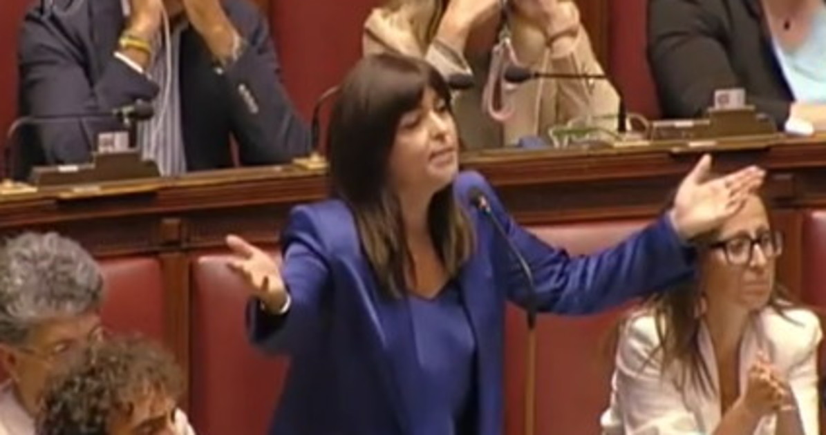 bagarre in aula fdi inchioda conte e il m5s perde la testa seduta sospesa da Liberoquotidiano.it bagarre in aula fdi inchioda conte e il m5s perde la testa seduta sospesa