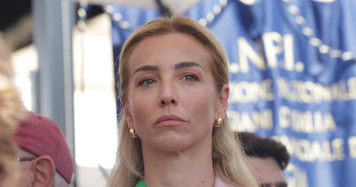 silvia salis l ultima trovata l identit224 alias per i dipendenti comunali di genova da Liberoquotidiano.it silvia salis l ultima trovata l identit224 alias per i dipendenti comunali di genova