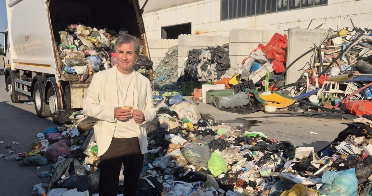 bitonto vince 1 milione ma butta per errore il biglietto poi il miracolo la societ224 dei rifiuti da Liberoquotidiano.it bitonto vince 1 milione ma butta per errore il biglietto poi il miracolo la societ224 dei rifiuti
