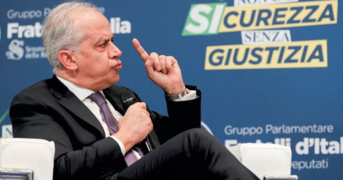 piantedosi c 232 una saldatura tra estrema sinistra e area pro pal da Liberoquotidiano.it piantedosi c 232 una saldatura tra estrema sinistra e area pro pal