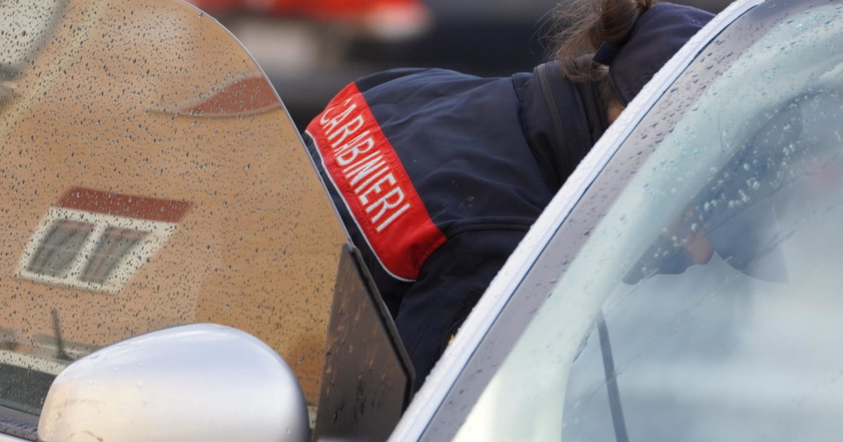 cagliari inseguimento con la pantera dei carabinieri speronata chi beccano sull auto pirata da Liberoquotidiano.it cagliari inseguimento con la pantera dei carabinieri speronata chi beccano sull auto pirata