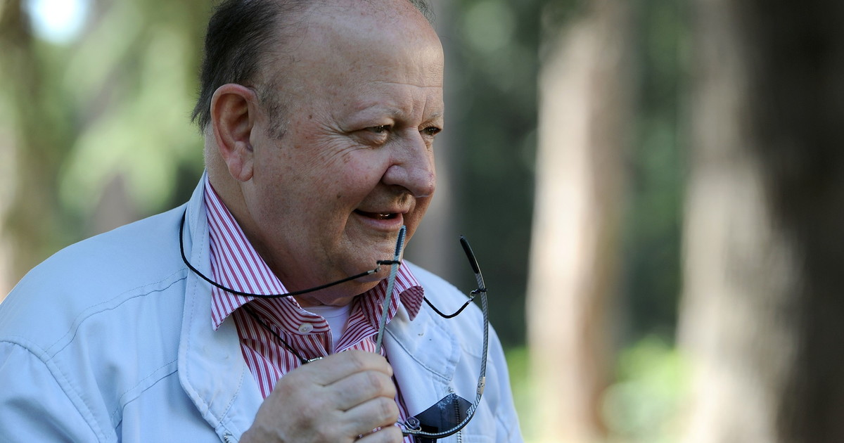 massimo boldi cade e sbatte la testa sul marciapiede ricoverato da Liberoquotidiano.it massimo boldi cade e sbatte la testa sul marciapiede ricoverato