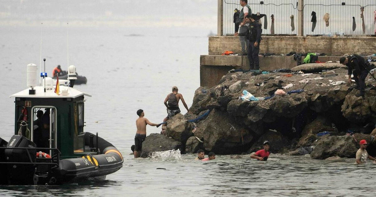 ecco come sanchez difende ceuta lo scandalo della motovedetta colabrodo da Liberoquotidiano.it ecco come sanchez difende ceuta lo scandalo della motovedetta colabrodo