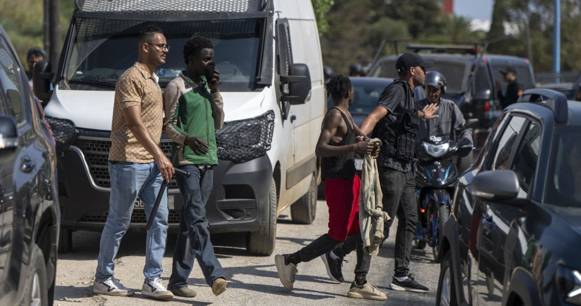 ceuta e i migranti andiamo in tribunale come pu242 venire gi249 la spagna da Liberoquotidiano.it ceuta e i migranti andiamo in tribunale come pu242 venire gi249 la spagna