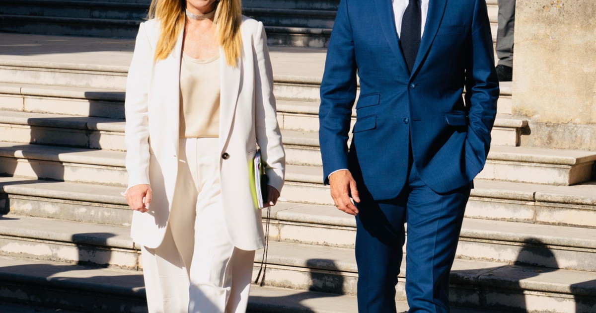 le monde attacca meloni per i video sui rimpatri figuraccia ecco cosa faceva macron da Liberoquotidiano.it le monde attacca meloni per i video sui rimpatri figuraccia ecco cosa faceva macron