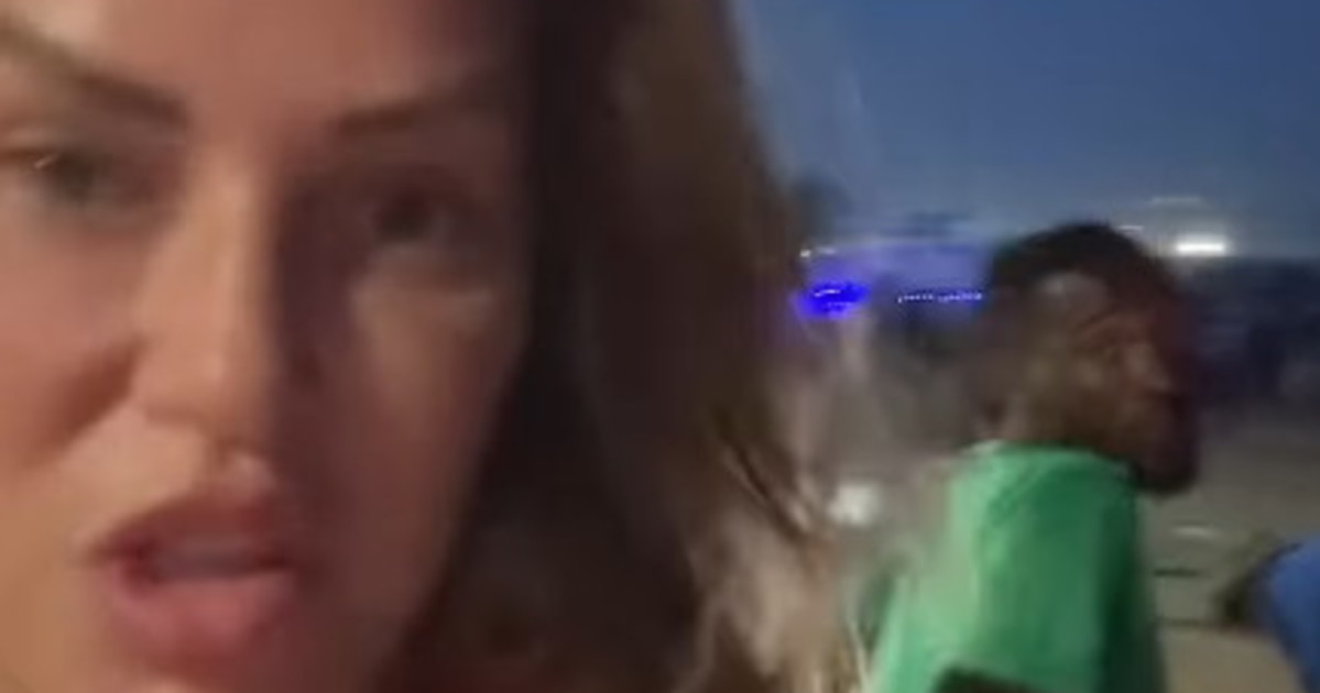 ceuta lo show di barbie gaza tra i migranti passeggio in spiaggia tranquillamente da Liberoquotidiano.it ceuta lo show di barbie gaza tra i migranti passeggio in spiaggia tranquillamente