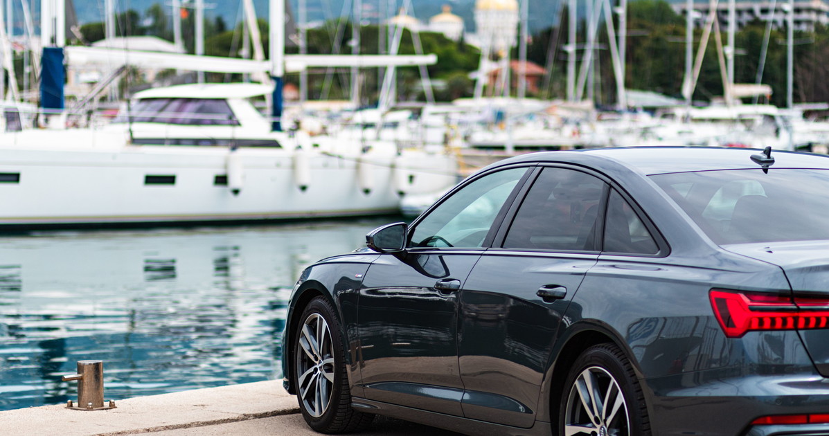 cattolica si butta in auto con la moglie nel porto salvati dai passanti lui sparisce da Liberoquotidiano.it cattolica si butta in auto con la moglie nel porto salvati dai passanti lui sparisce