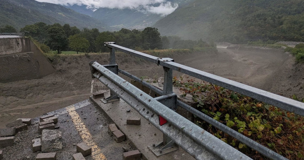 meteo e maltempo lombardia in tilt crolla il ponte di sonico tutto bloccato da Liberoquotidiano.it meteo e maltempo lombardia in tilt crolla il ponte di sonico tutto bloccato