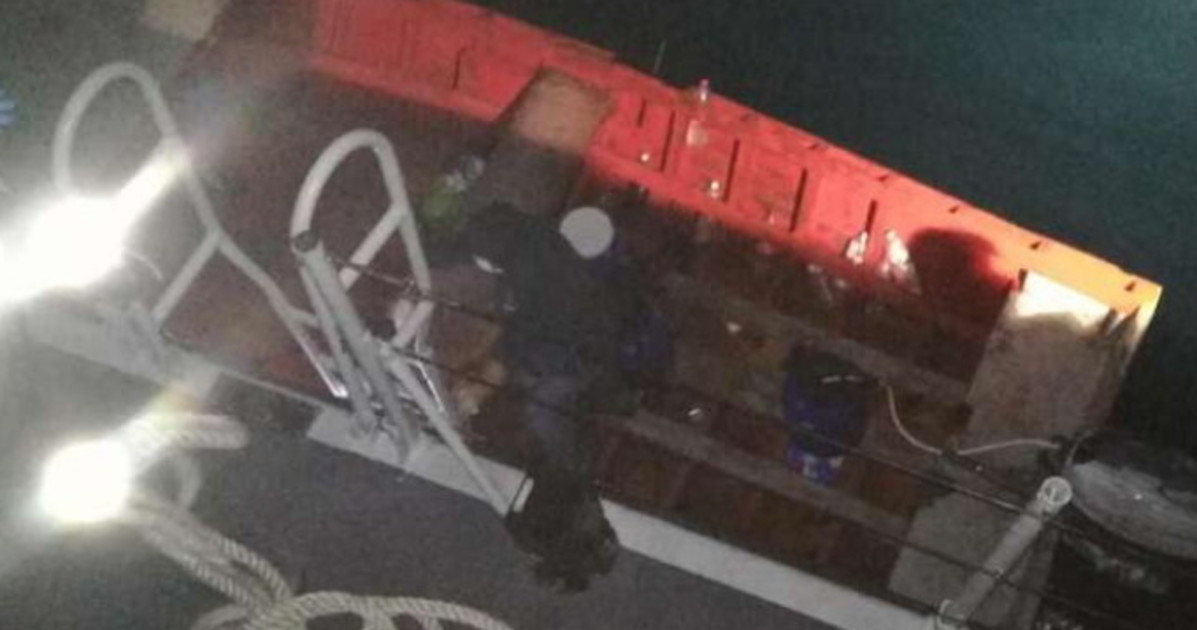 sardegna scafista algerino tenta la fuga in mare aperto chi c era sul barchino da Liberoquotidiano.it sardegna scafista algerino tenta la fuga in mare aperto chi c era sul barchino