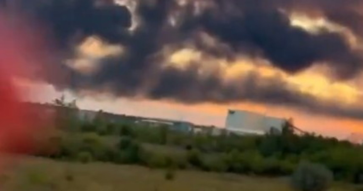 russia in tilt pioggia di fuoco centro logistico ozon disintegrato da Liberoquotidiano.it russia in tilt pioggia di fuoco centro logistico ozon disintegrato