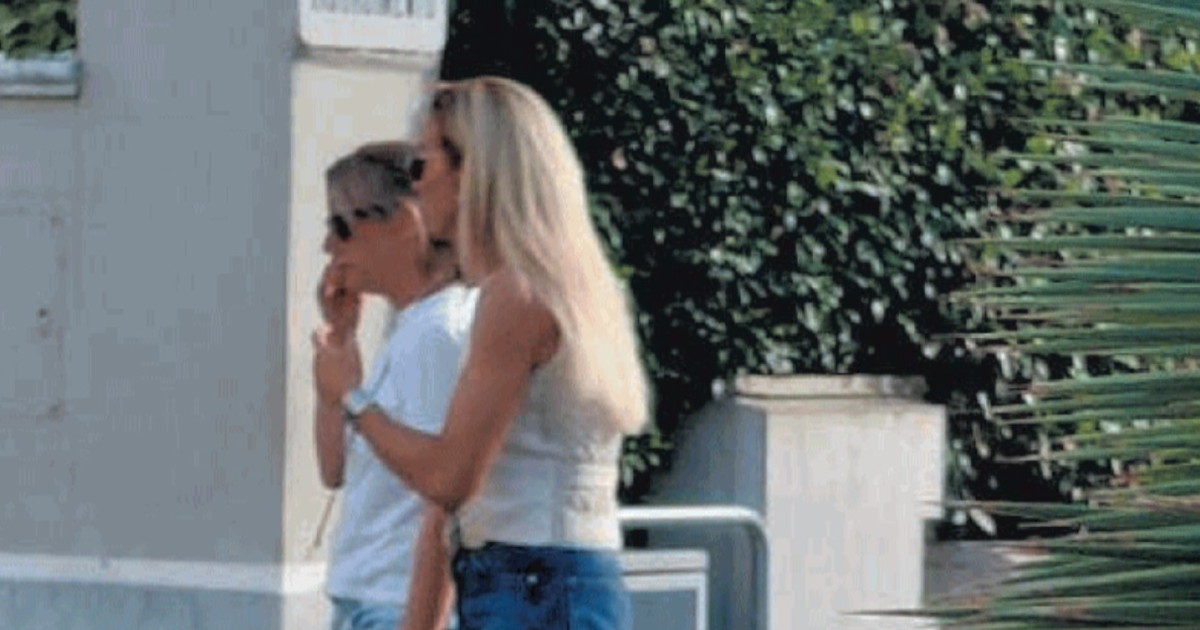 silvia salis dove l hanno paparazzata all ora dell aperitivo e con chi da Liberoquotidiano.it silvia salis dove l hanno paparazzata all ora dell aperitivo e con chi