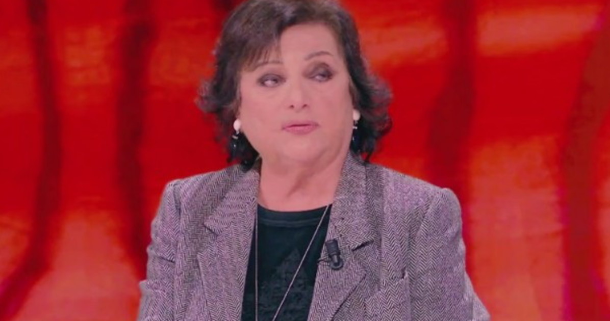 simonetta matone in vacanza cosa si legge in barca a capri da Liberoquotidiano.it simonetta matone in vacanza cosa si legge in barca a capri