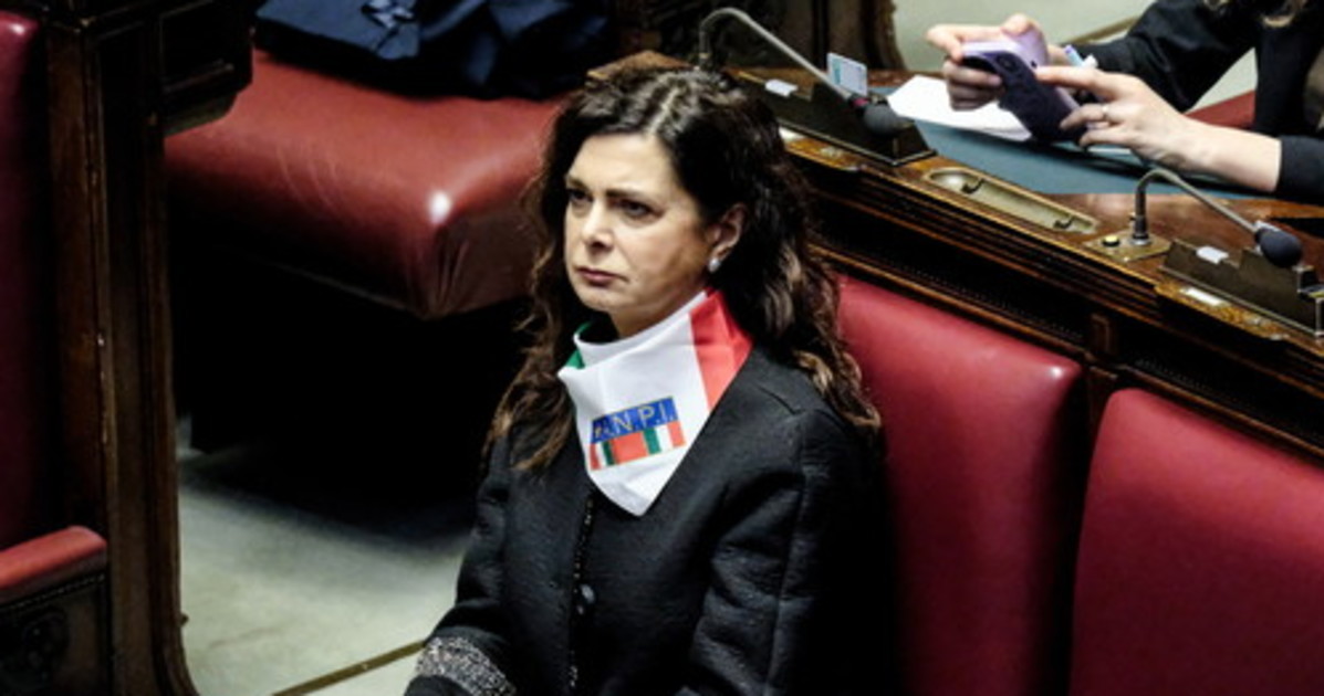 boldrini in imbarazzo fdi impietosa come con il comunismo da Liberoquotidiano.it boldrini in imbarazzo fdi impietosa come con il comunismo