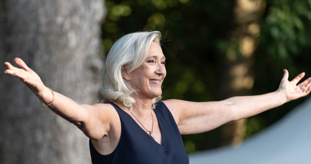 sondaggio in francia marine le pen davanti ma incubo rosso all eliseo da Liberoquotidiano.it sondaggio in francia marine le pen davanti ma incubo rosso all eliseo