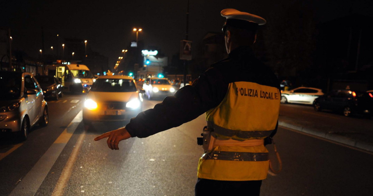 catania fuggono all alt e si scontrano contro la polizia chi c era dentro l auto da Liberoquotidiano.it catania fuggono all alt e si scontrano contro la polizia chi c era dentro l auto