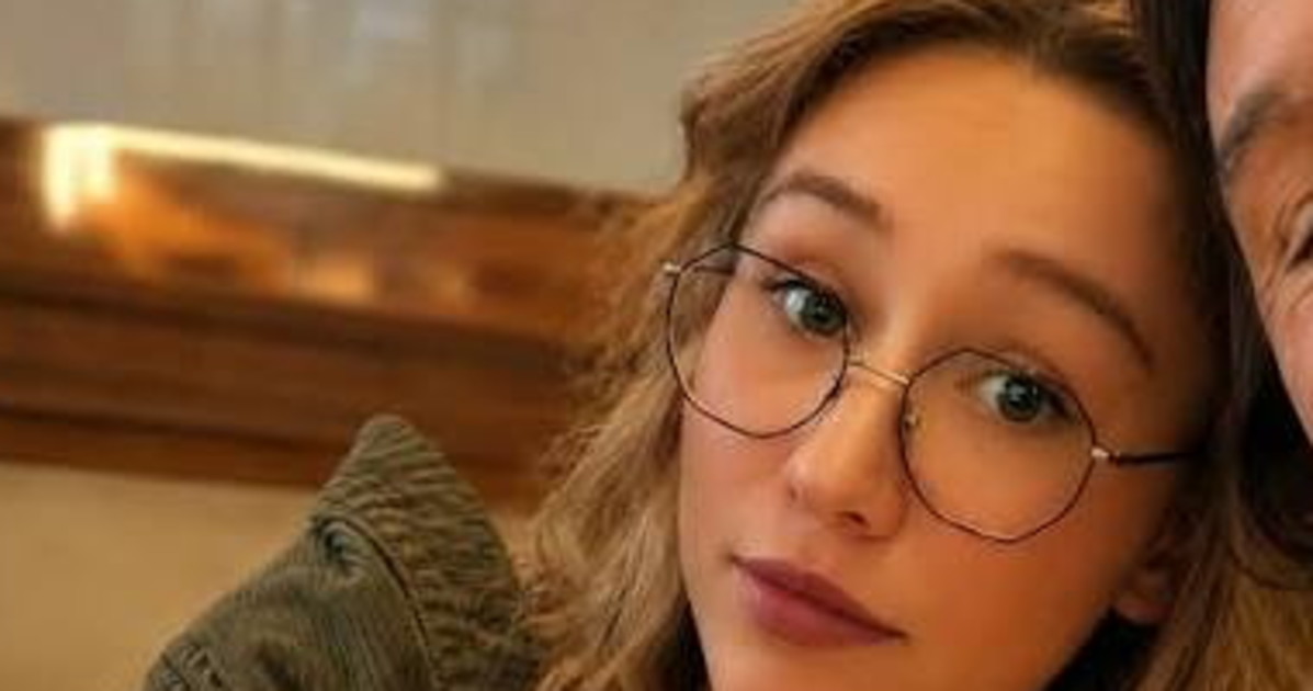 valentina amandola muore a 22 anni finisce con l auto sopra un tir da Liberoquotidiano.it valentina amandola muore a 22 anni finisce con l auto sopra un tir
