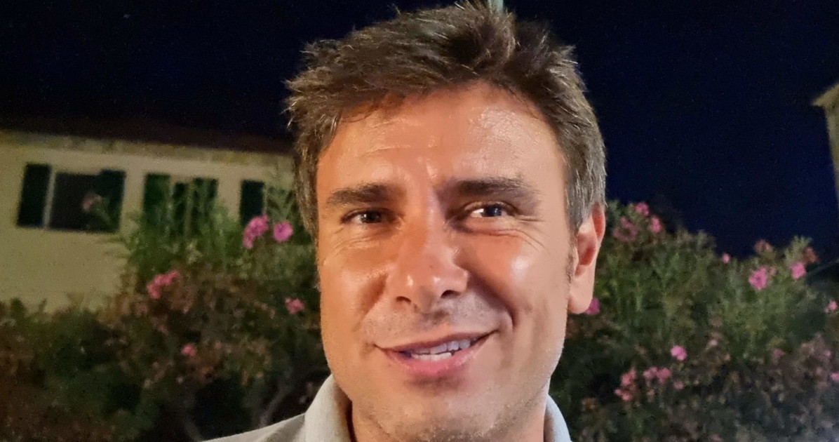 alessandro di battista fonti chigi pronto un aereo per trasferirlo in italia da Liberoquotidiano.it alessandro di battista fonti chigi pronto un aereo per trasferirlo in italia
