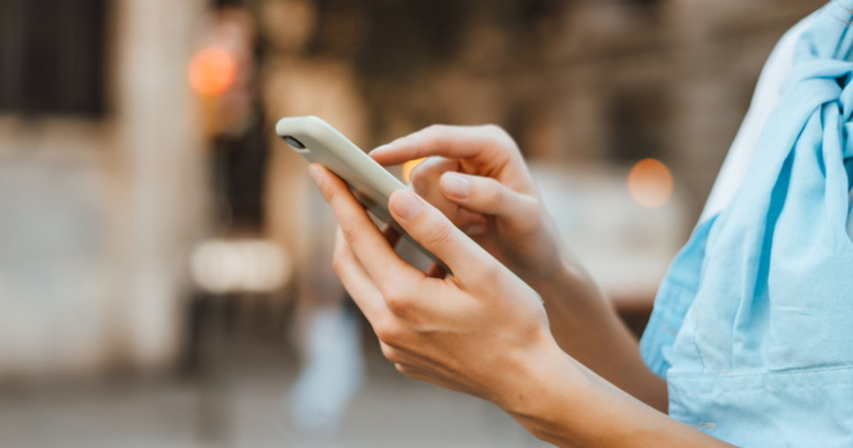 telefonino vietarlo o no noi genitori nel limbo da Liberoquotidiano.it telefonino vietarlo o no noi genitori nel limbo