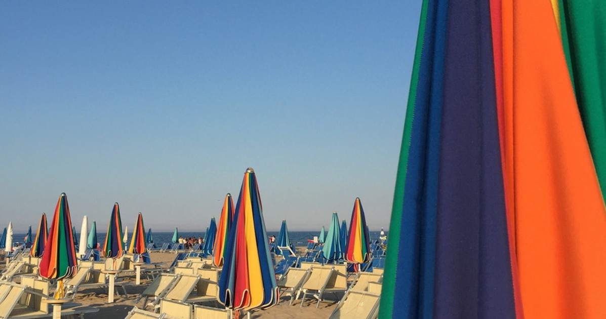 pap224 muore in mare davanti a moglie e tre figli in spiaggia i familiari finiscono all ospedale da Liberoquotidiano.it pap224 muore in mare davanti a moglie e tre figli in spiaggia i familiari finiscono all ospedale