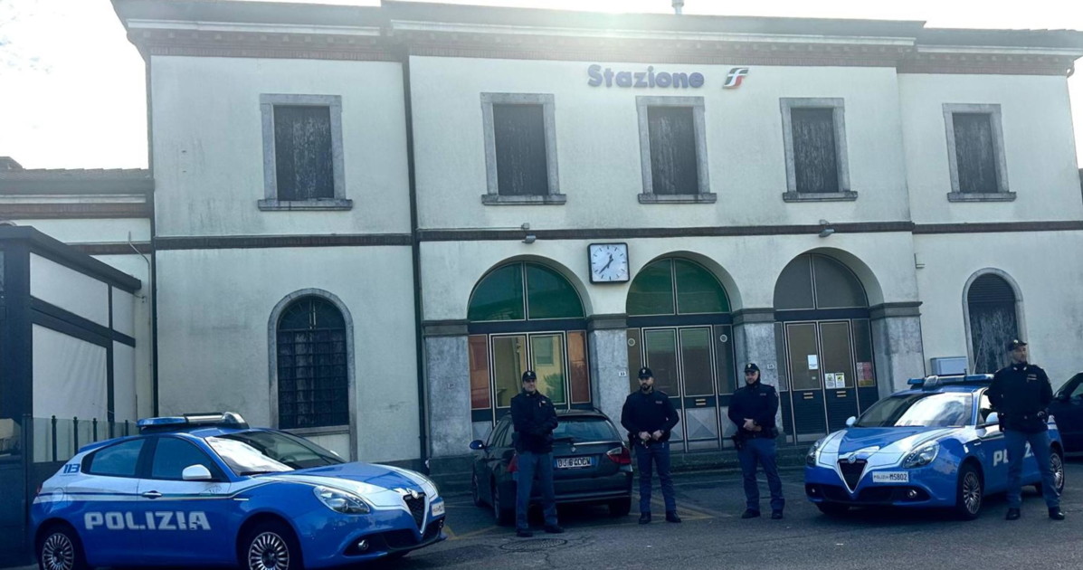 padova gambiano semina il panico con un coltello allah akbar da Liberoquotidiano.it padova gambiano semina il panico con un coltello allah akbar