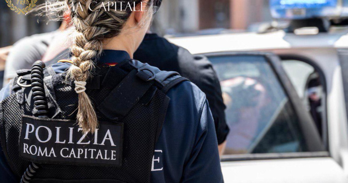 l ultima dell ue 232 la difesa delle poliziotte tatuate da Liberoquotidiano.it l ultima dell ue 232 la difesa delle poliziotte tatuate