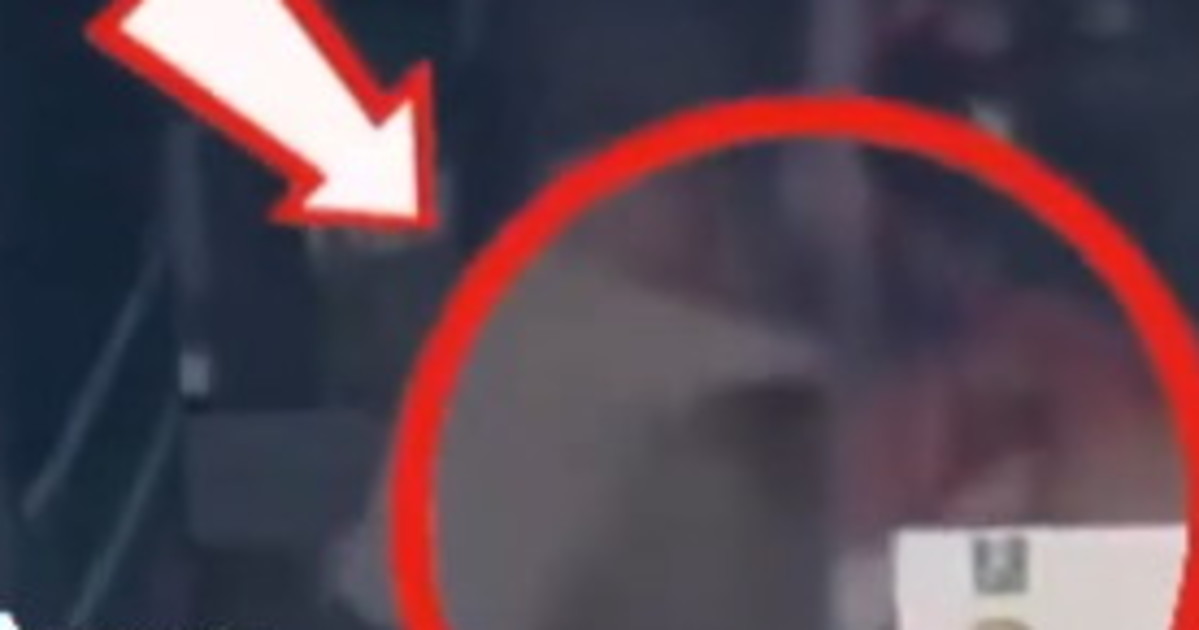 arezzo pugni e testate al controllore un pestaggio atroce il video choc da Liberoquotidiano.it arezzo pugni e testate al controllore un pestaggio atroce il video choc