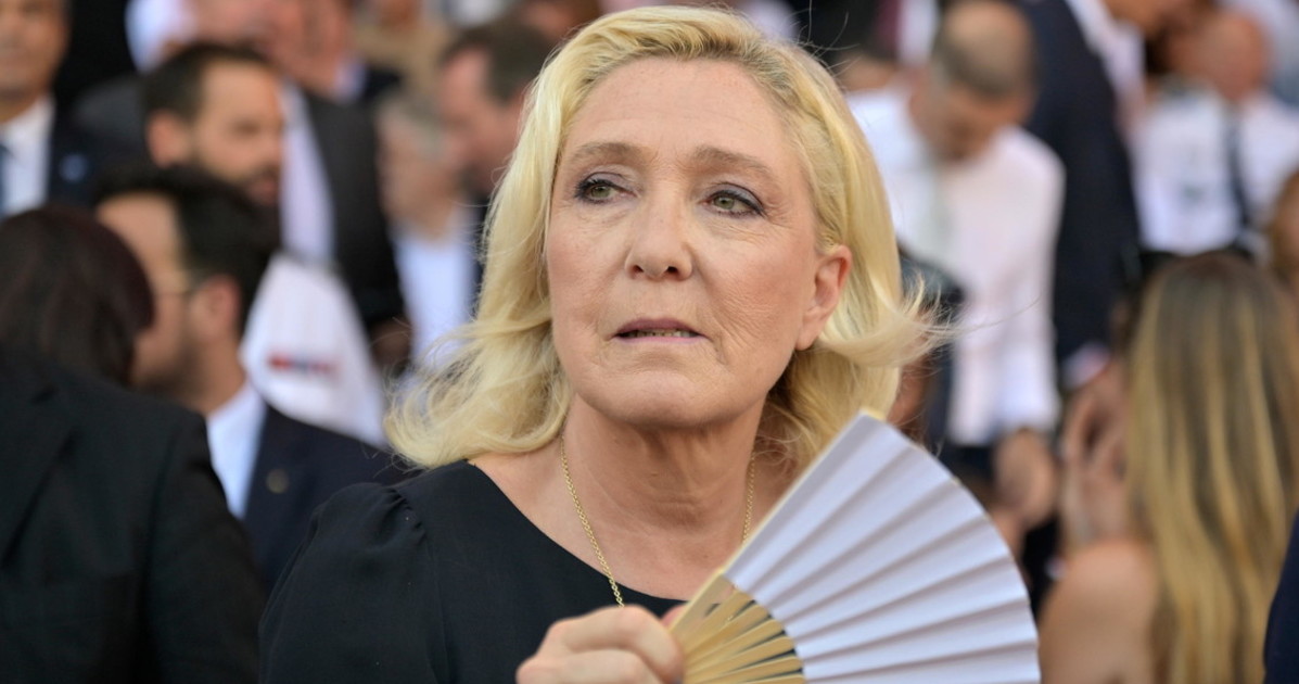 francia il sondaggio 232 una mazzata per emmanuel macron vola marine le pen da Liberoquotidiano.it francia il sondaggio 232 una mazzata per emmanuel macron vola marine le pen