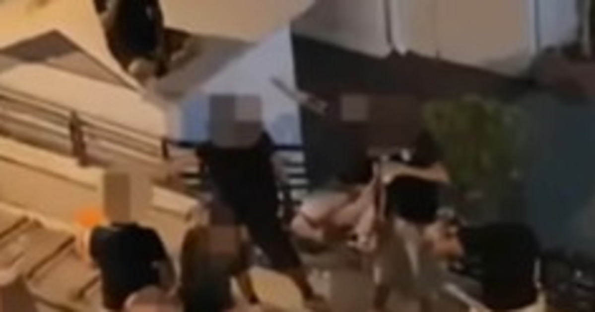pesaro 150 maranza devastano uno stabilimento balneare il video del raid da Liberoquotidiano.it pesaro 150 maranza devastano uno stabilimento balneare il video del raid