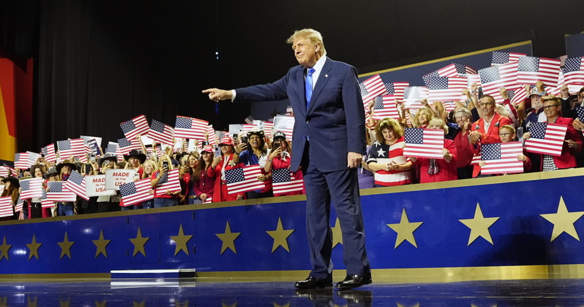 donald trump mossa estrema se mi votate 5000 dollari a ogni americano da Liberoquotidiano.it donald trump mossa estrema se mi votate 5000 dollari a ogni americano