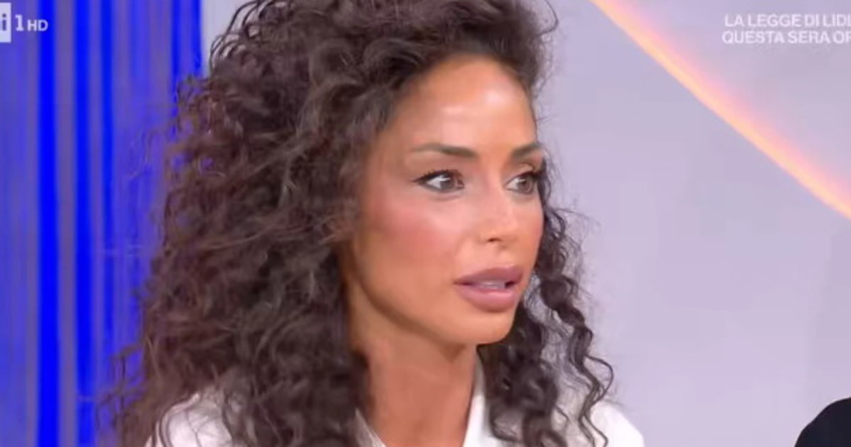raffaella fico piccante come ho scoperto le corna da Liberoquotidiano.it raffaella fico piccante come ho scoperto le corna