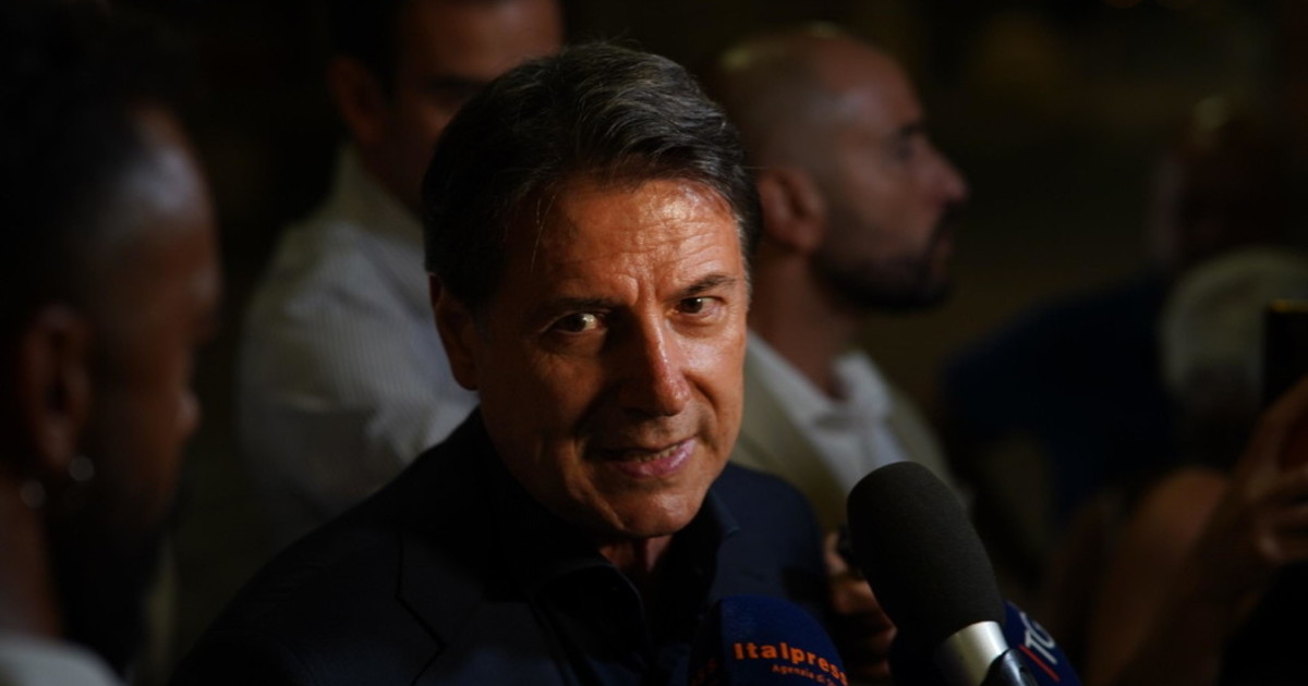 giuseppe conte crisi di panico per il ritorno di grillo la frase rubata da Liberoquotidiano.it giuseppe conte crisi di panico per il ritorno di grillo la frase rubata