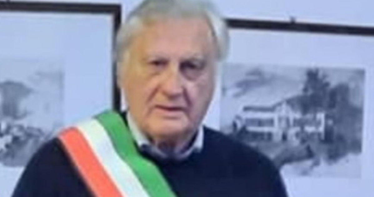 fregona l ultima assunta si 232 dimessa sindaco costretto a fare il vigile da Liberoquotidiano.it fregona l ultima assunta si 232 dimessa sindaco costretto a fare il vigile