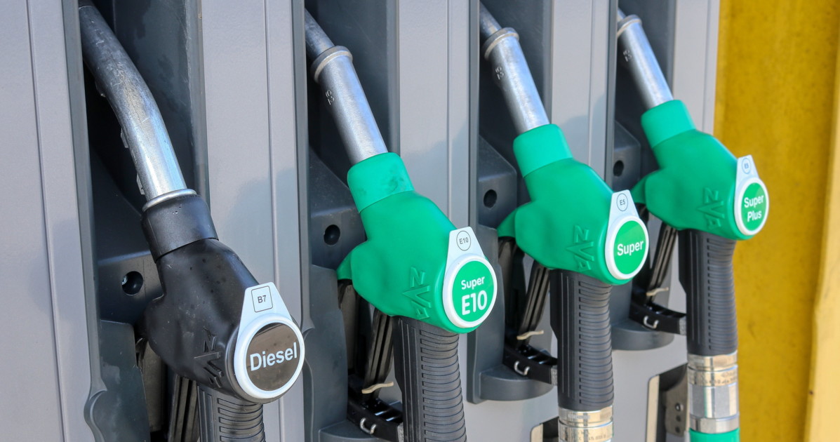 benzina alla pompa paghiamo le raffinerie chiuse da Liberoquotidiano.it benzina alla pompa paghiamo le raffinerie chiuse