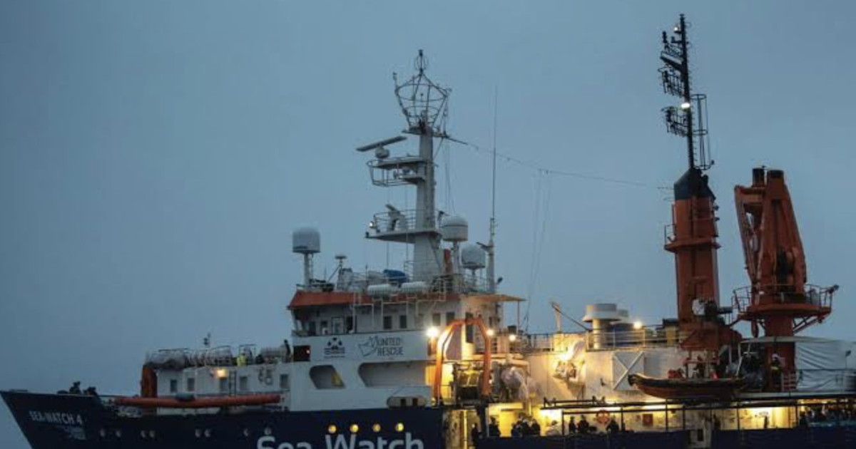 il soccorso rosso di toghe camici bianchi e ong da Liberoquotidiano.it il soccorso rosso di toghe camici bianchi e ong