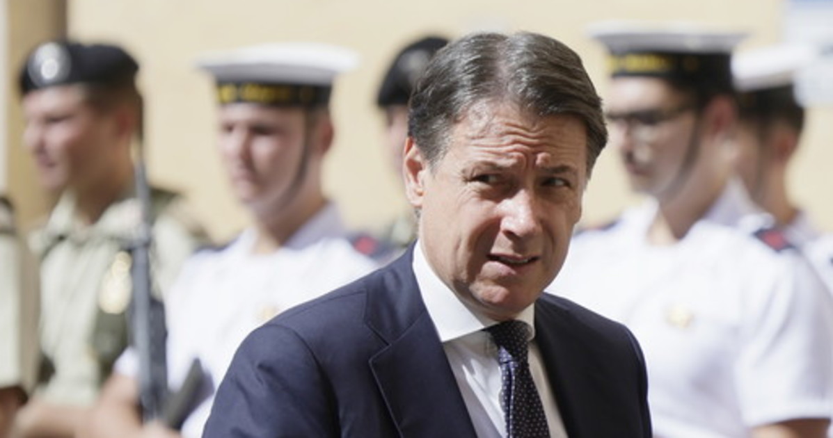 il calabrone giuseppe conte da Liberoquotidiano.it il calabrone giuseppe conte