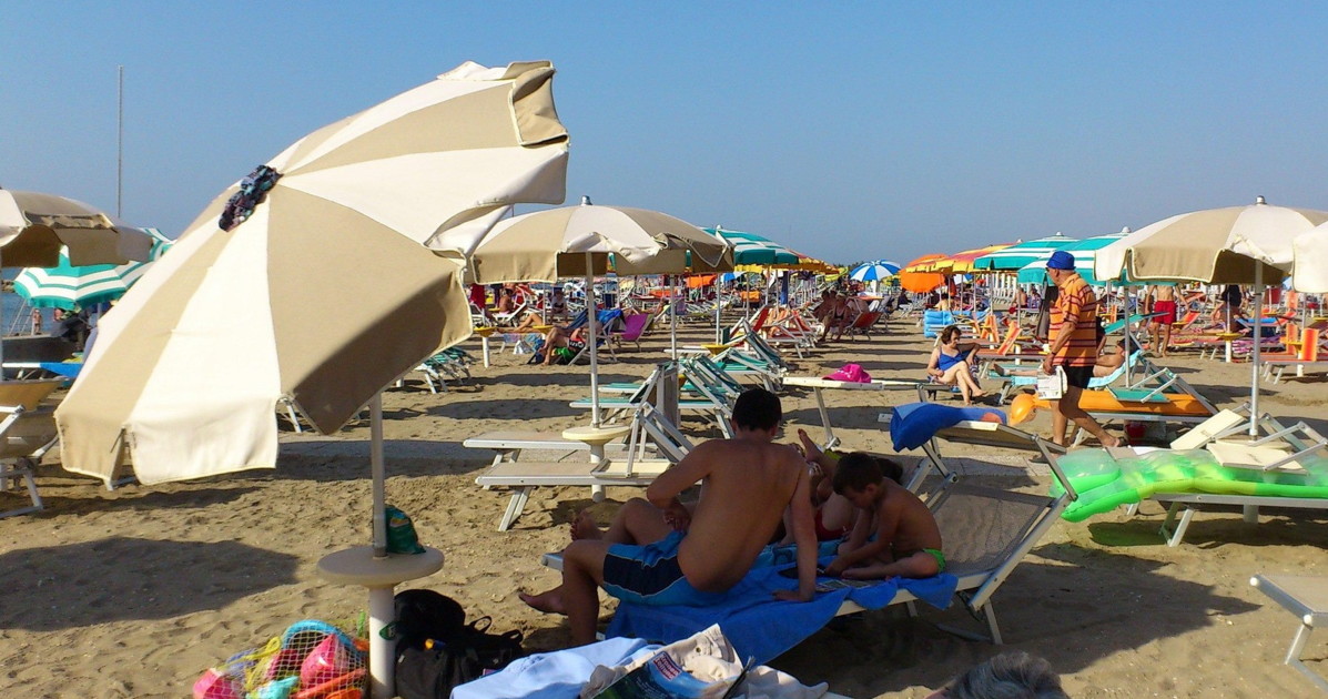 grecia pugni e schiaffi per un lettino da spiaggia muore 82enne da Liberoquotidiano.it grecia pugni e schiaffi per un lettino da spiaggia muore 82enne