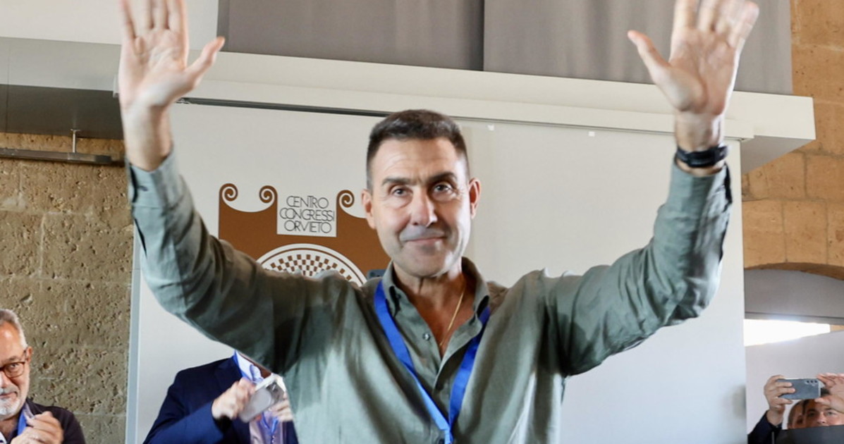 vannacci gonna corta o gonna lunga preferisco le donne senza da Liberoquotidiano.it vannacci gonna corta o gonna lunga preferisco le donne senza