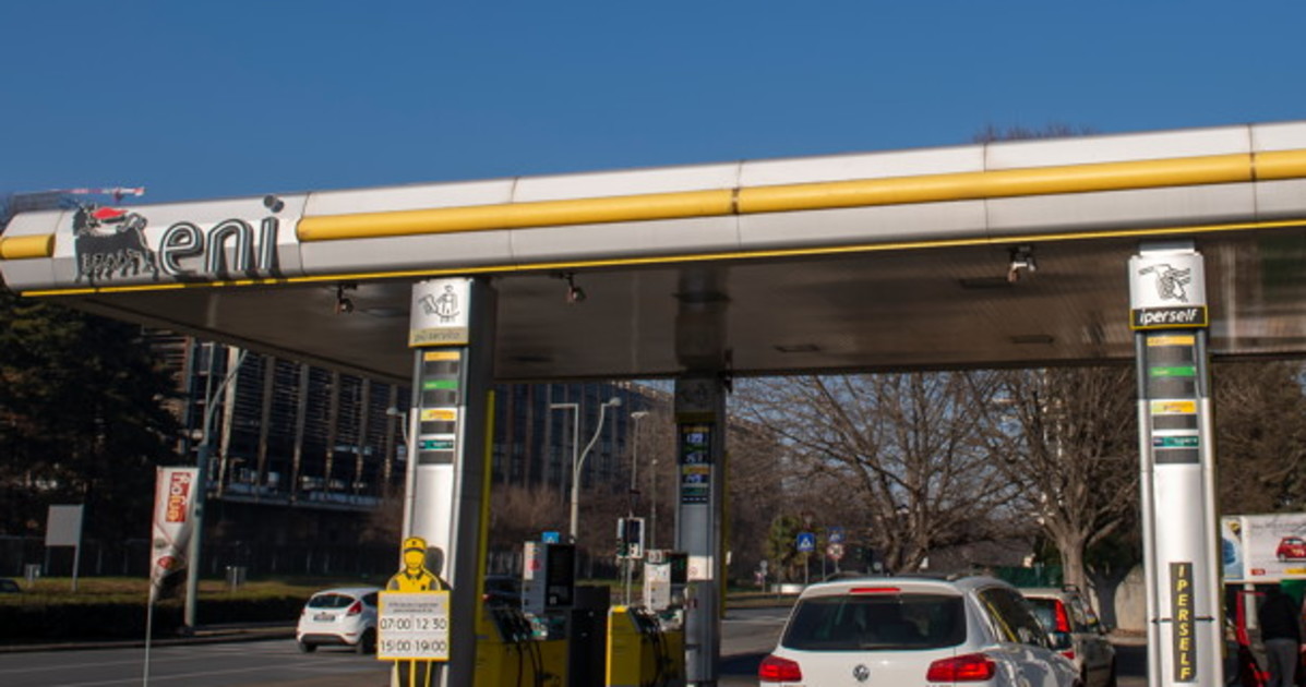 benzina sotto i 2 euro eni fissa un tetto ai prezzi ecco dove si trovano le stazioni da Liberoquotidiano.it benzina sotto i 2 euro eni fissa un tetto ai prezzi ecco dove si trovano le stazioni