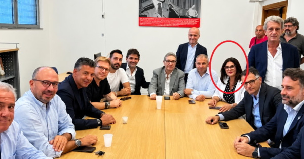 la foto che ha fatto espl0dere la sinistra da Liberoquotidiano.it la foto che ha fatto espl0dere la sinistra