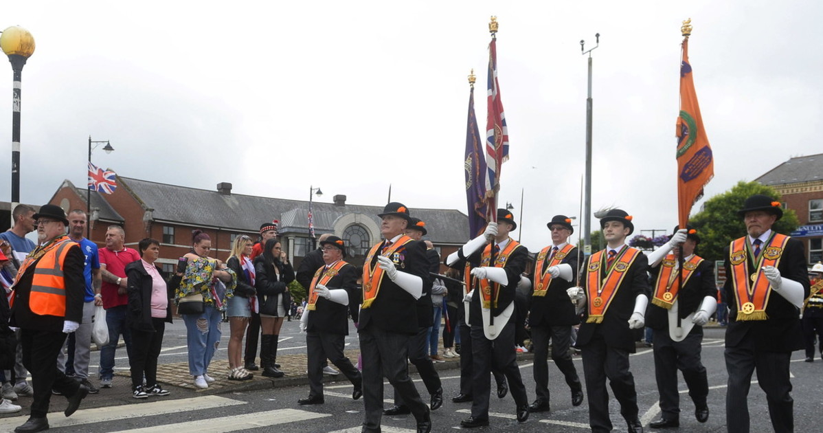 protestanti contro cattolici l irlanda trema di nuovo da Liberoquotidiano.it protestanti contro cattolici l irlanda trema di nuovo