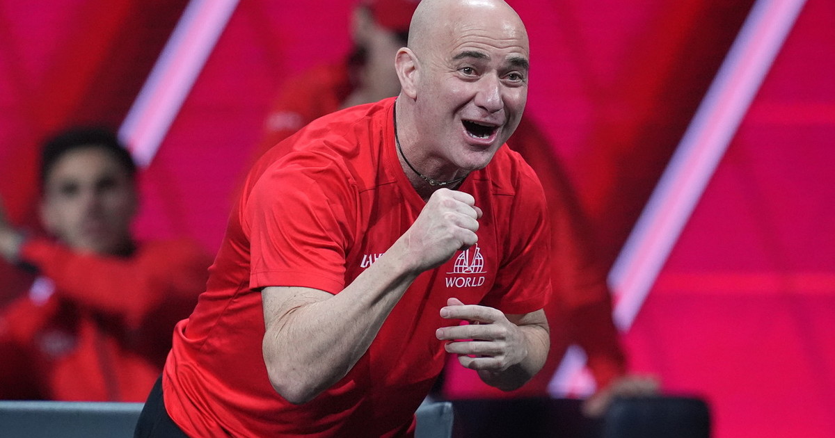 agassi sbeffeggia zverev in mondovisione hai smesso di dire che fai schifo da Liberoquotidiano.it agassi sbeffeggia zverev in mondovisione hai smesso di dire che fai schifo